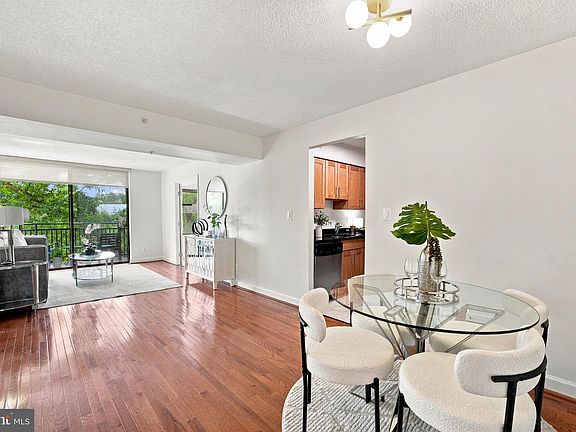 3rd image of 3401 38th St NW APT 316