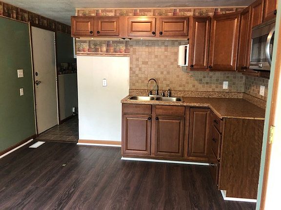 4th image of 1073 Fairwood Ave
