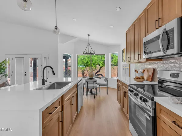 4638 E SUMMERHAVEN Drive, Phoenix, AZ 85044