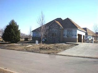 188 W Pinehurst Trl, Dakota Dunes, SD 57049