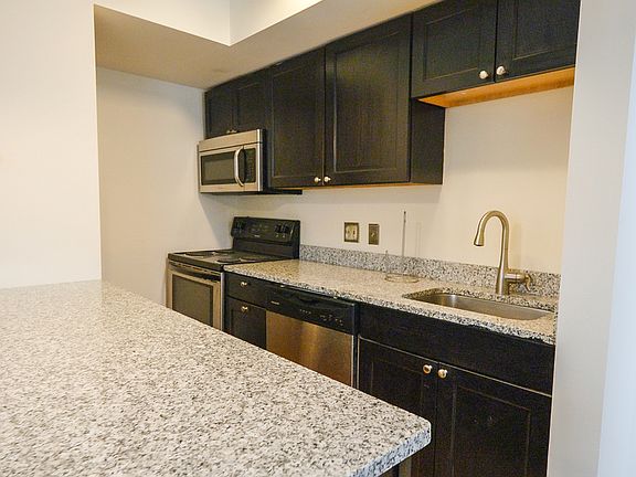 5th image of 260 College St #4