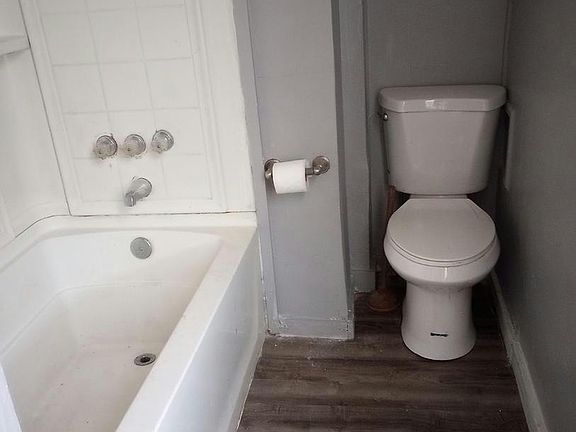 2nd image of 1424 Berryhill St