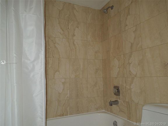 4th image of 10106 Twin Lakes Dr