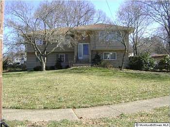 1st image of 11 Schelly Dr
