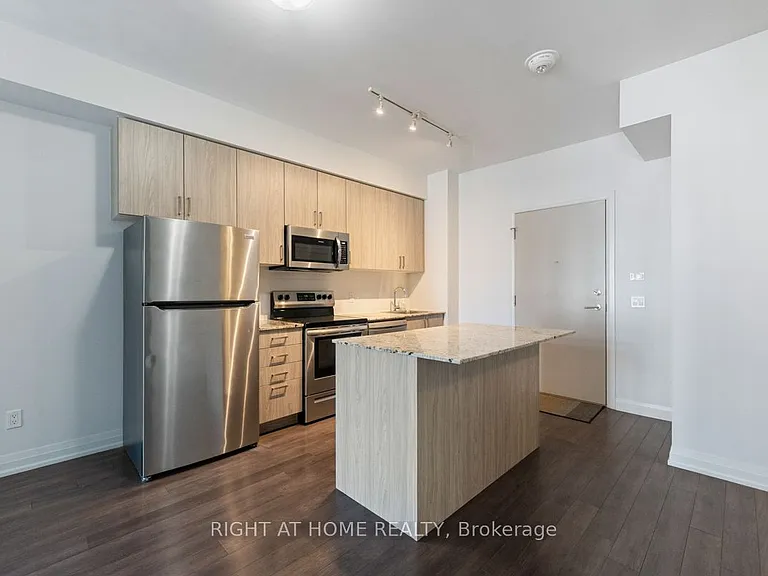 10 Meadowglen Pl — Photo 10