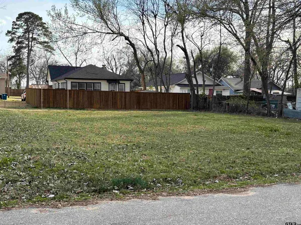 Dubose St, Mineola, TX 75773