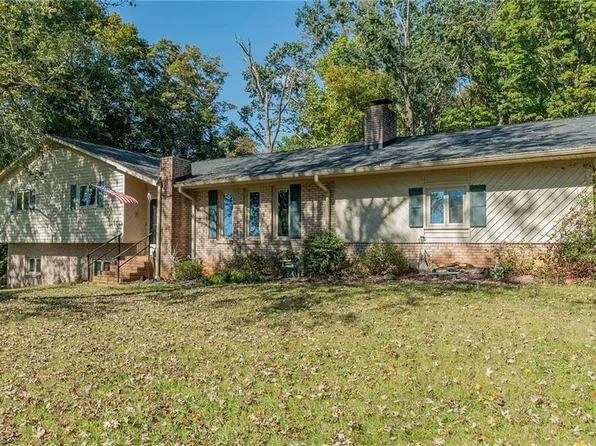 623 Cardinal Dr, Lexington, NC 27292