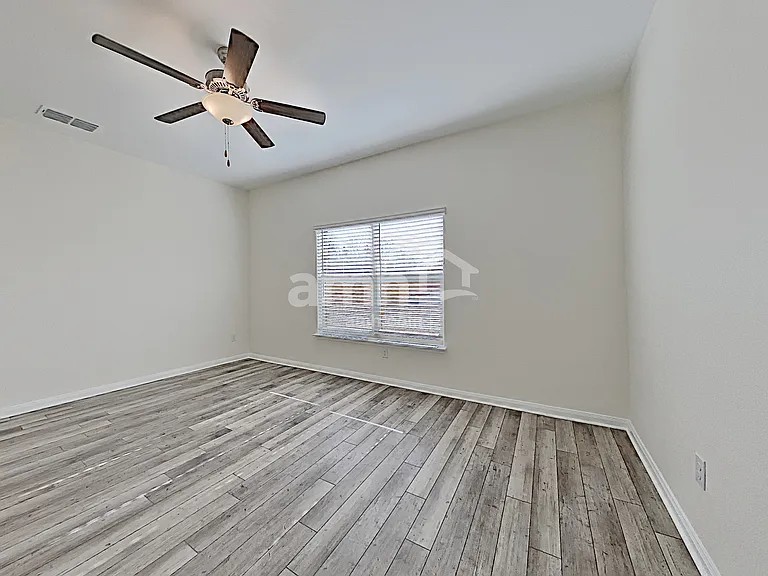 310 Garrett Ct — Photo 13