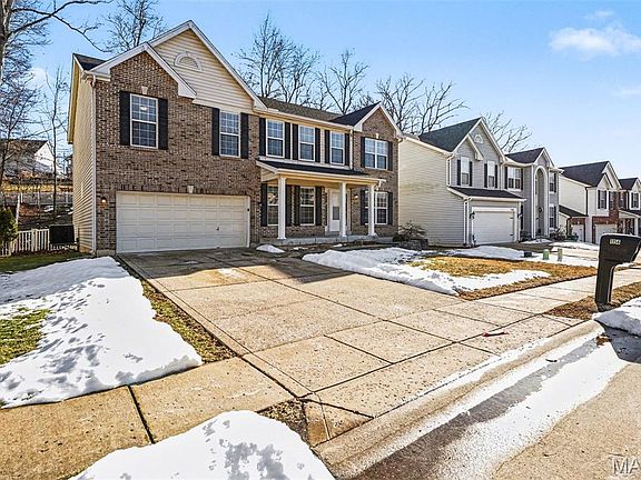 2nd image of 1156 Oak Hollow Dr