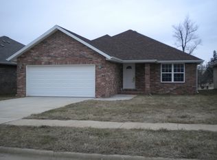 3417 S Juniper Ave, Springfield, MO 65804