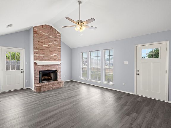 3rd image of 1516 S Rockwall Ave