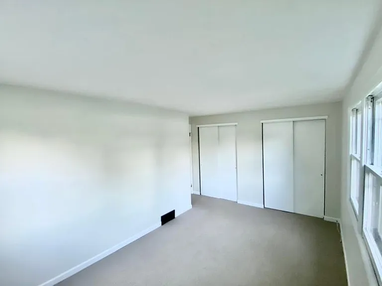 3003 Lake Rd #5 — Photo 2