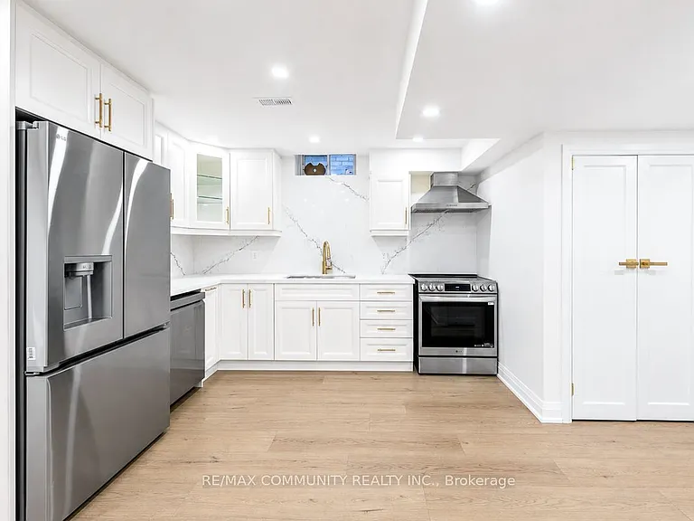 8 Capstan Ct #BASEMENT — Photo 9