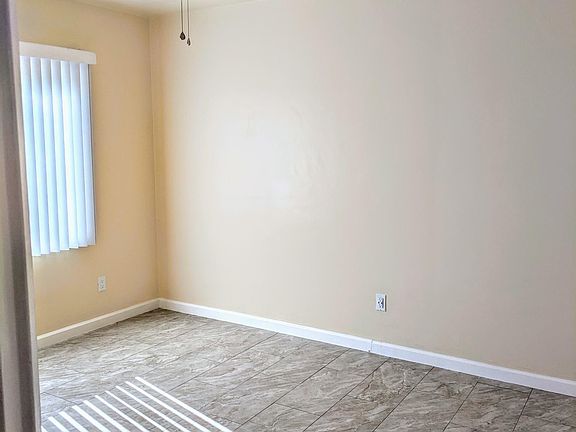 3rd image of 225 N Hutchins St APT 9