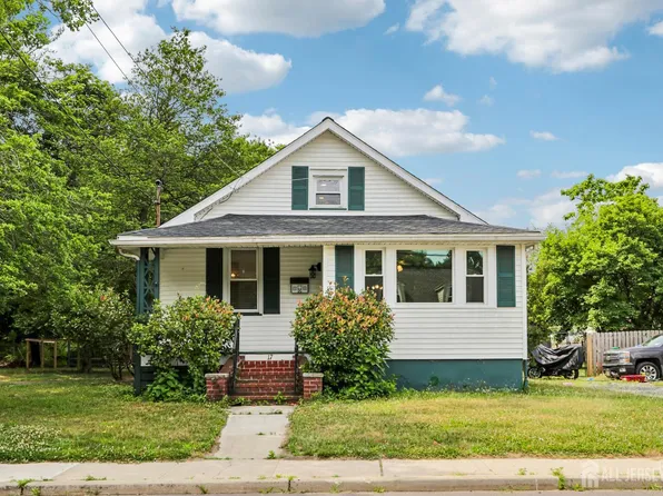 17 Magnolia Ave, New Egypt, NJ 08533