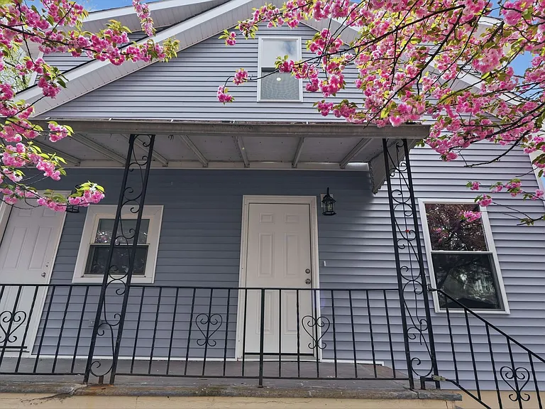 341 Diamond Bridge Ave #2 — Photo 4