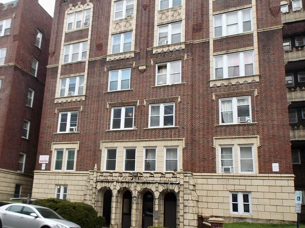 10-38th Street — Photo 1