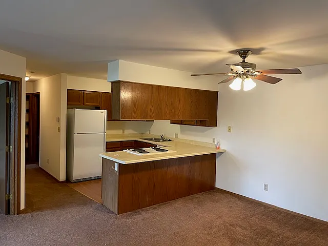 1168 Lowell Dr — Photo 3