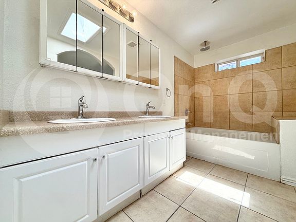 5th image of 4009 N 48th Ave