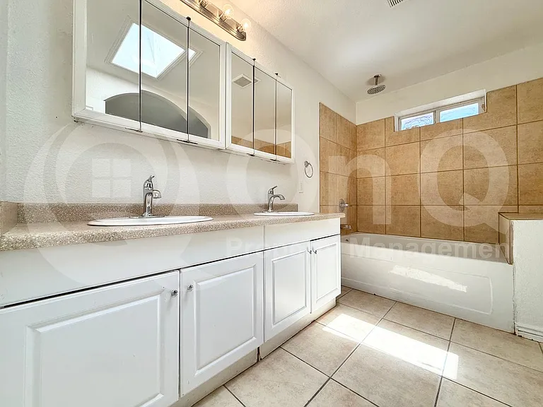 4009 N 48th Ave — Photo 5