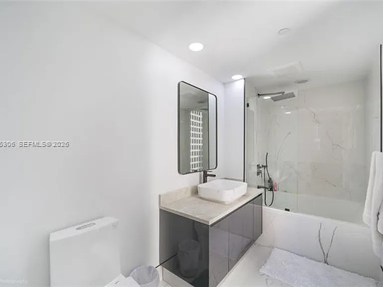 31 SE 6th St #2207 — Photo 9