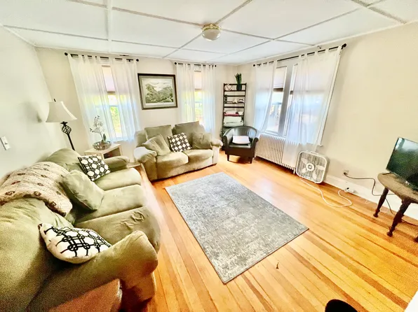 327 Spring St #2, Newport, RI 02840