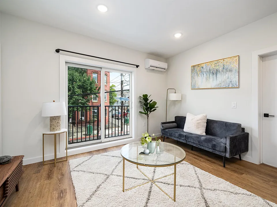 224 Garfield Ave #2B