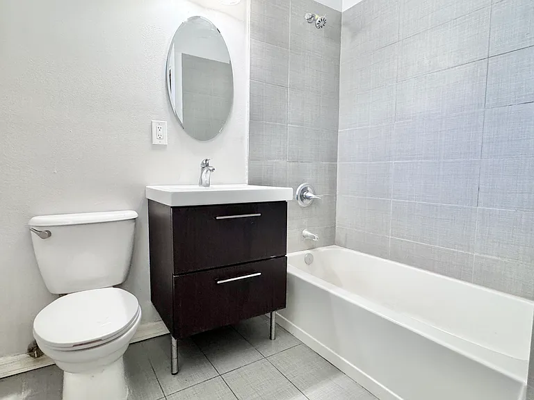 6947 E 6th St #7 — Photo 28