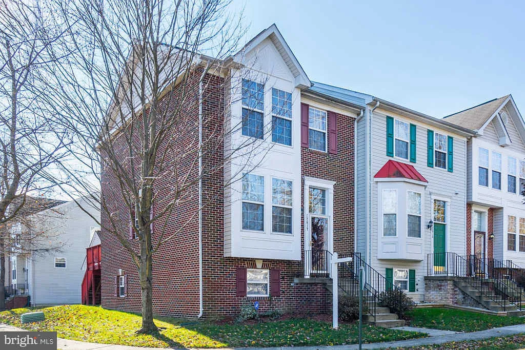 12817 Village Square Rd photo 1