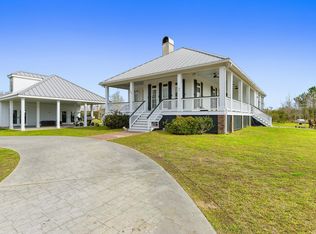 152 Waveland Ave, Waveland, MS 39576