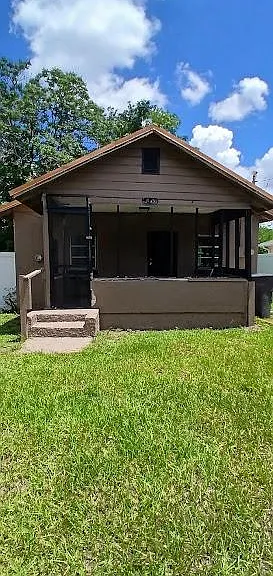 1637 SW Fort King St — Photo 1