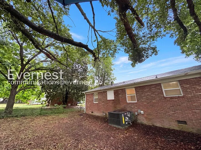 2746 Mary Ave — Photo 14