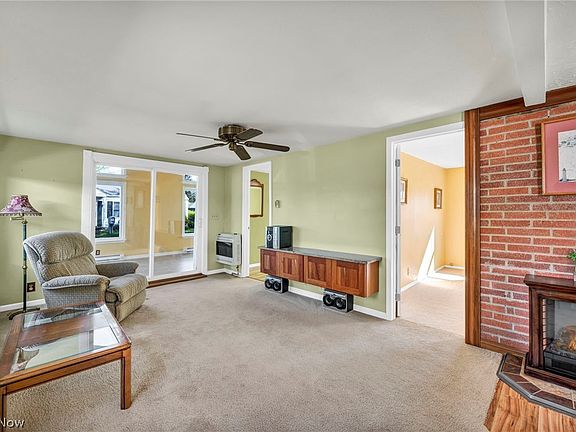5th image of 143 E Oneida Trl
