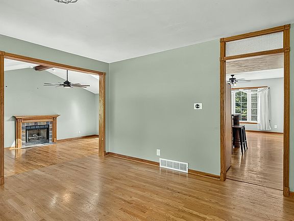 4th image of 2105 W Bedford Rd