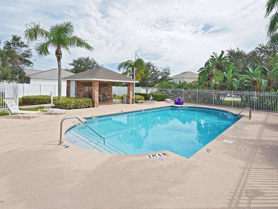 2nd image of 1186 White Oak Cir