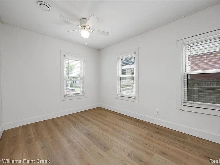 23465 Easterling Ave — Photo 13