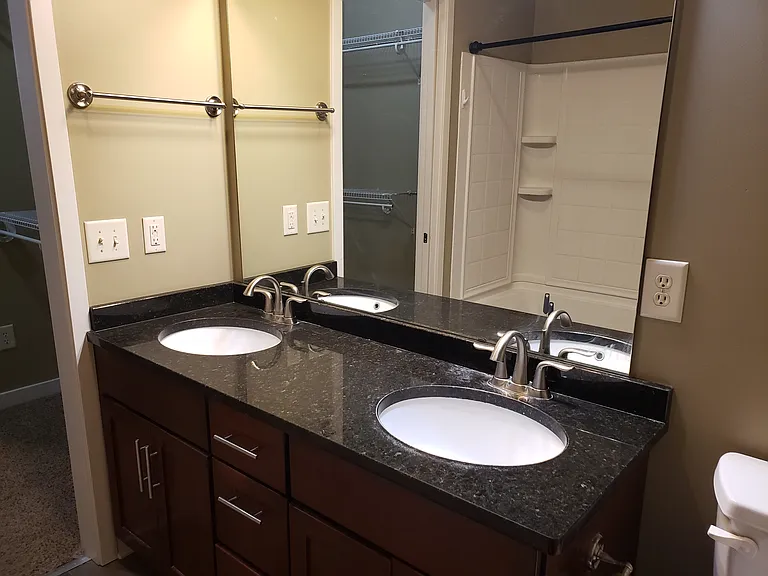 510 E 9th St #203 — Photo 13