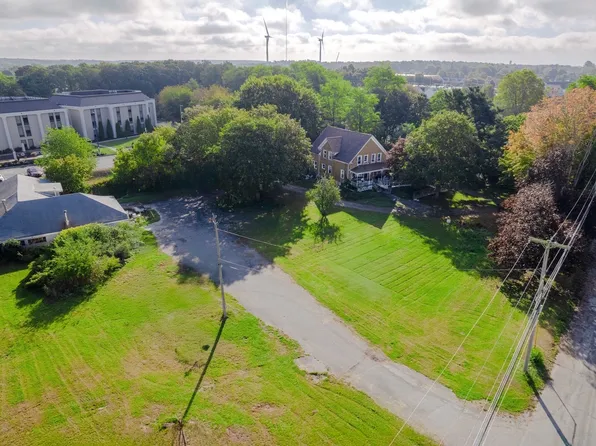 15 Shirley St, Fairhaven, MA 02719
