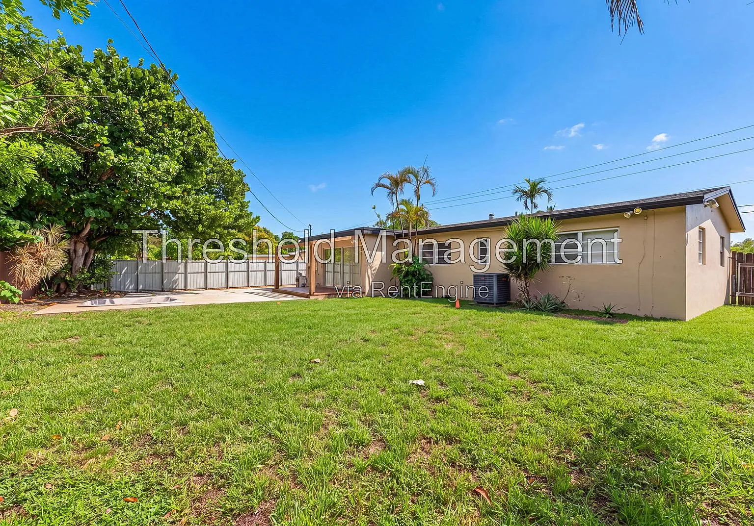 3 bed, 2.0 bath, 1450 sqft, $3,200 — Photo 2