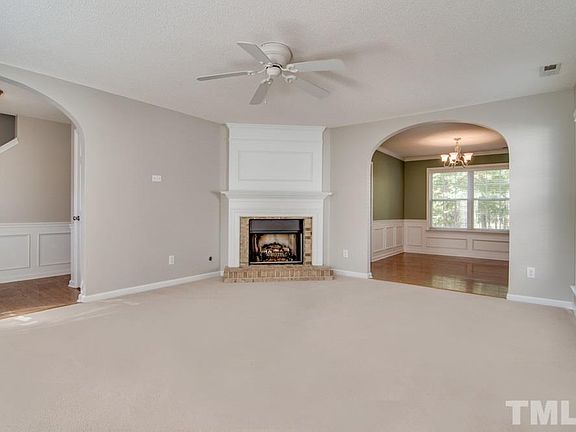 5th image of 414 Greymist Dr
