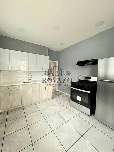 888 S 18th St Photo 1