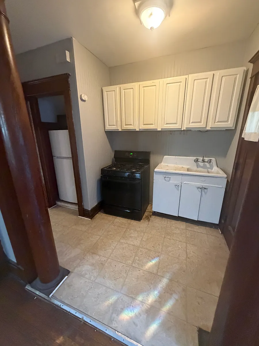 Building Photo - 126 Claremont Ave #1