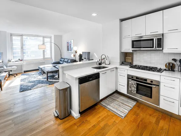 635 W 42nd St APT 15L, New York, NY 10036