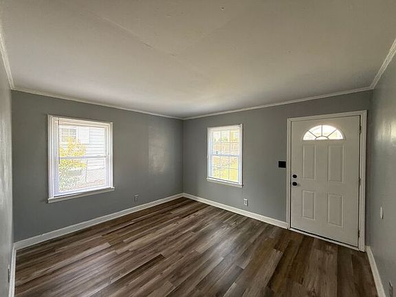 2nd image of 3115 Seymour Dr
