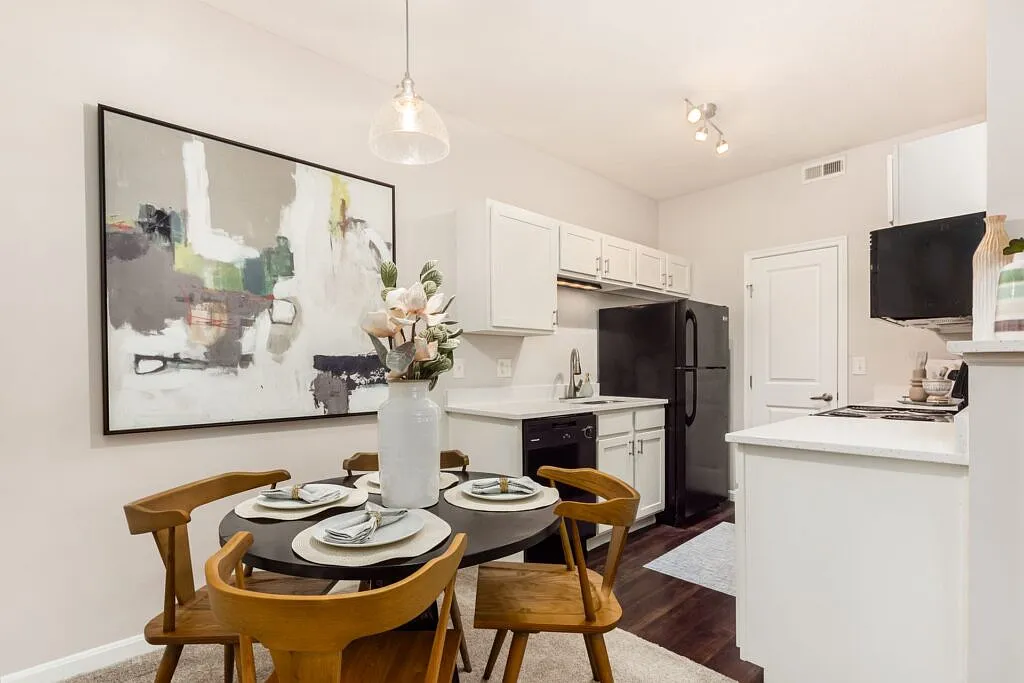 1 bed, 678 sqft, $1,090 — Photo 4