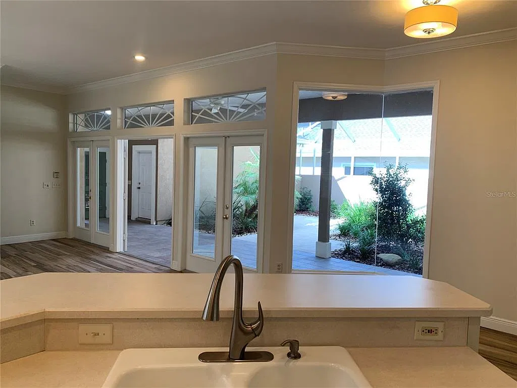 3 bed, 2.0 bath, 2225 sqft, $2,950 — Photo 4
