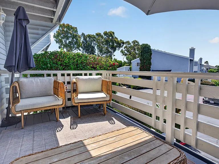 24601 Harbor View Dr #B — Photo 11