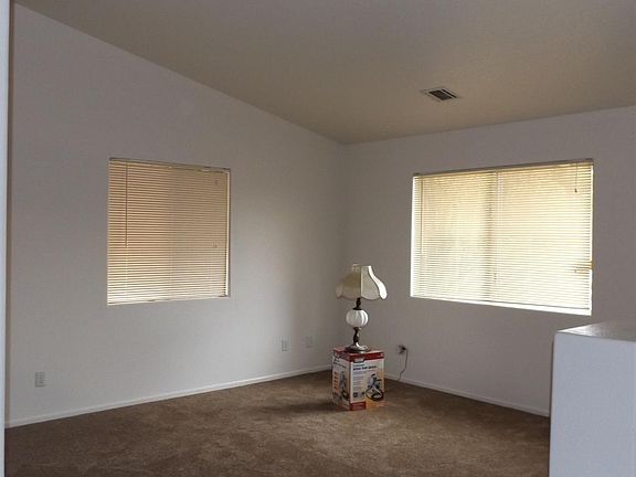 4th image of 16777 Kayuga St