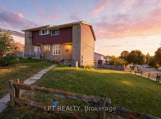 102 The Country Way, Kitchener, ON N2E2K8