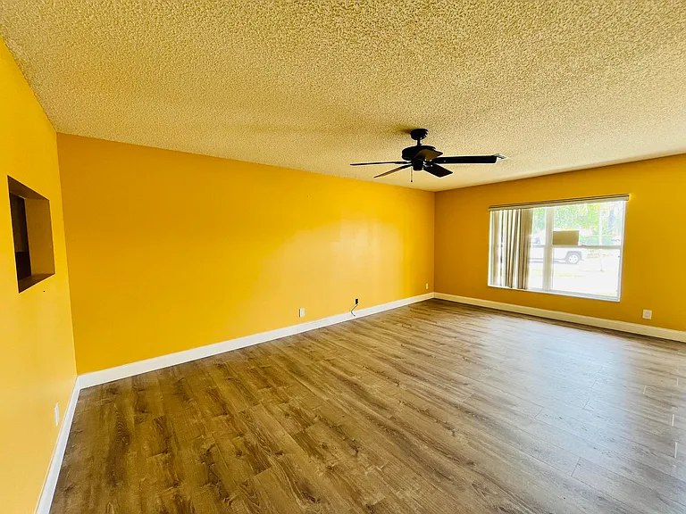 5855 Timber Valley Dr — Photo 4